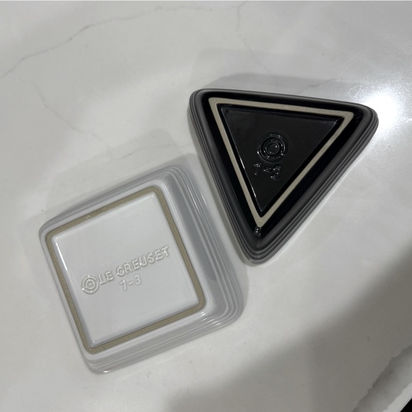 Le Creuset Tapas Dishes, Set of 2 - Picture 3 of 4